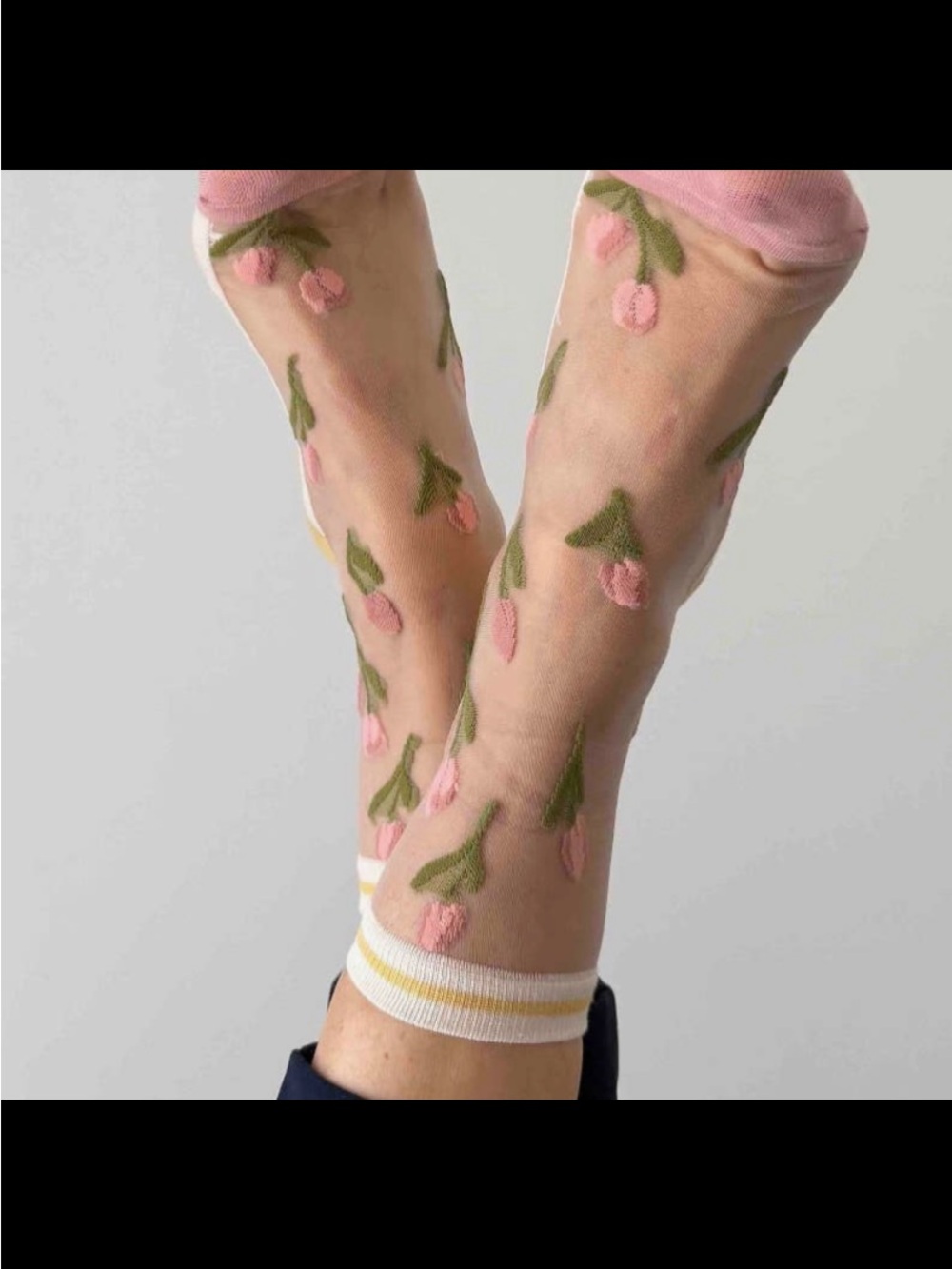 Sockette Cam’elia Small Novelty Tulip Sheer Pink Ankle Socks.